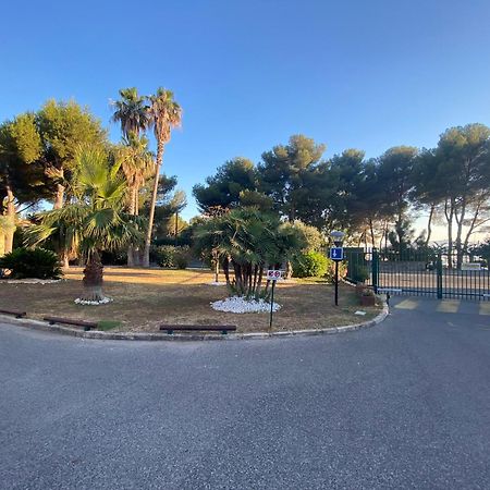 Appartement Face Mer Et Port Santa Lucia Climatise Et Wifi Saint-Raphael  Bagian luar foto