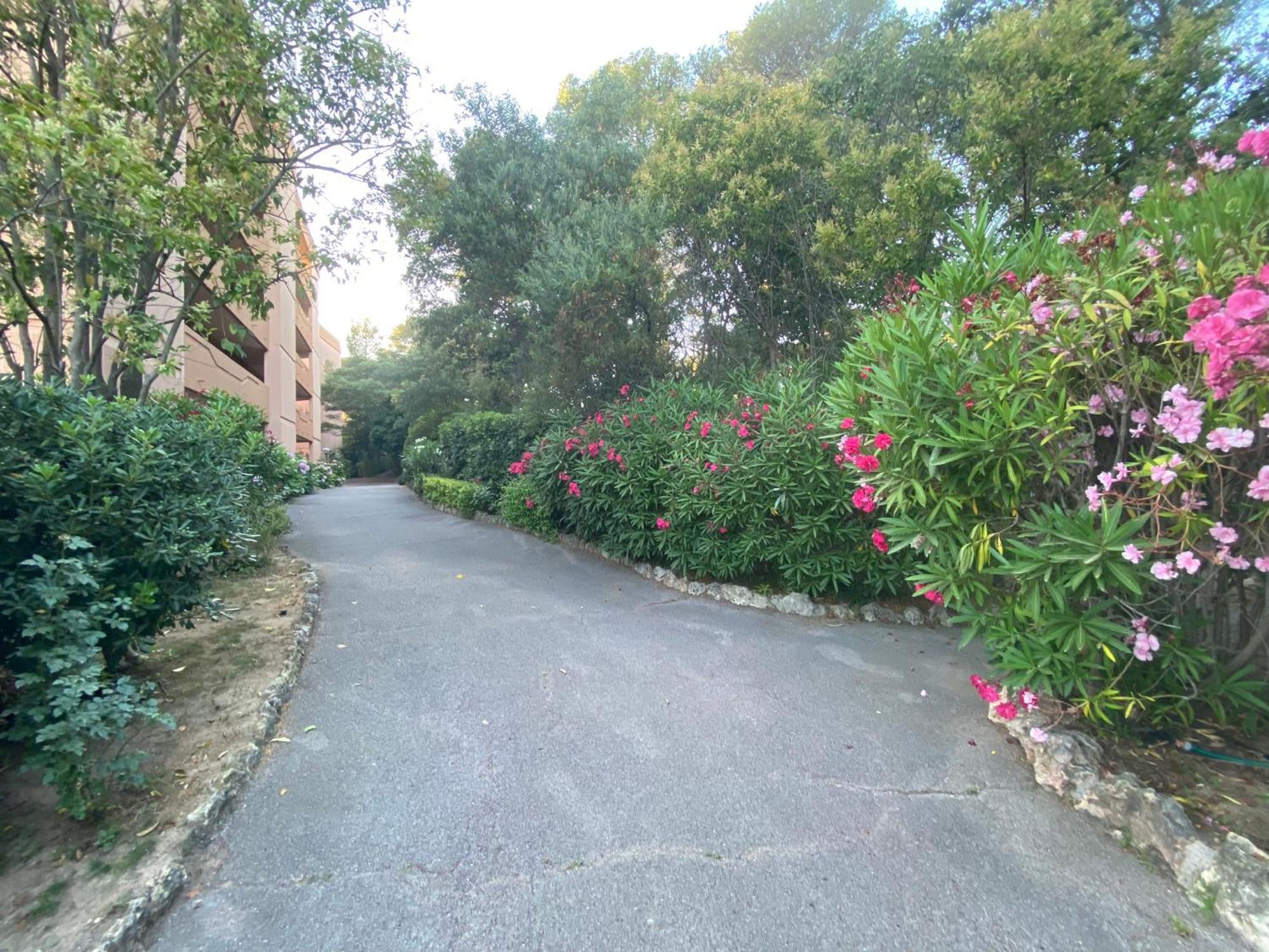 Appartement Face Mer Et Port Santa Lucia Climatise Et Wifi Saint-Raphael  Bagian luar foto