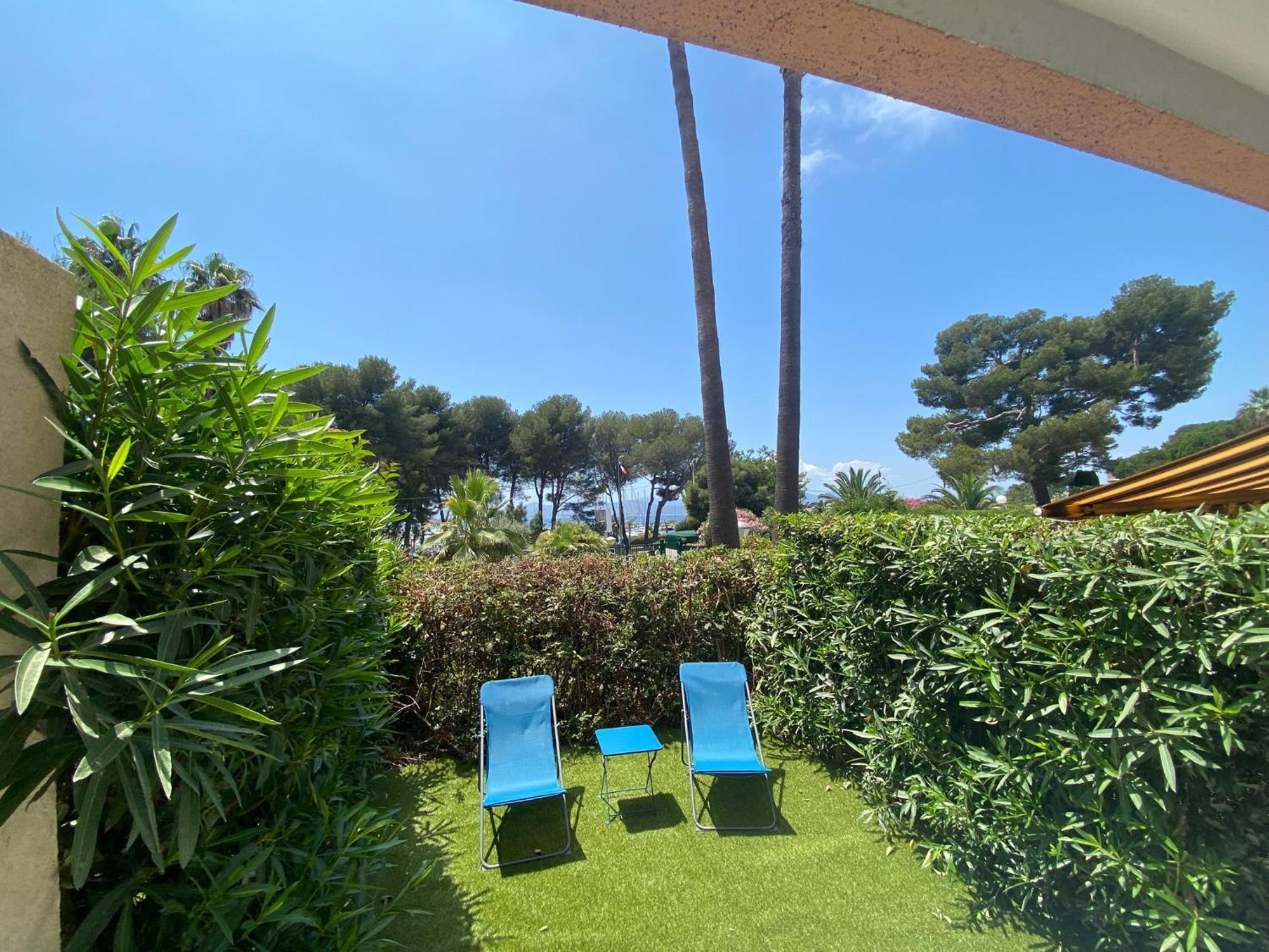 Appartement Face Mer Et Port Santa Lucia Climatise Et Wifi Saint-Raphael  Bagian luar foto