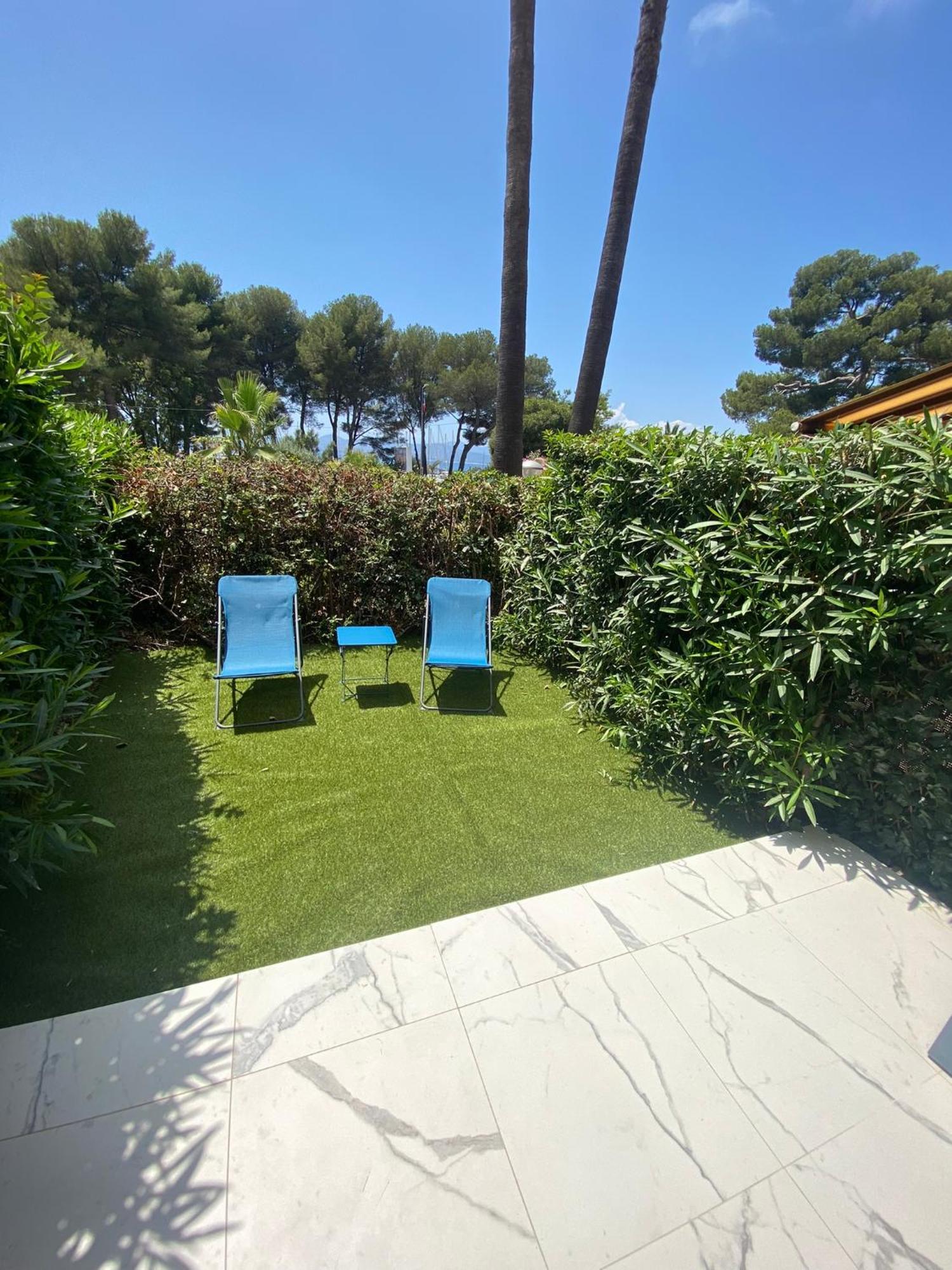 Appartement Face Mer Et Port Santa Lucia Climatise Et Wifi Saint-Raphael  Bagian luar foto